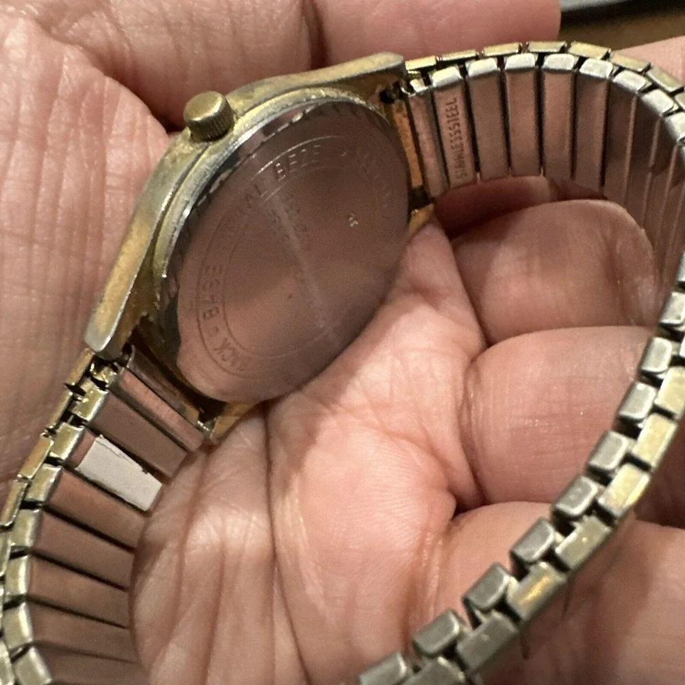 Working Acqua 36mm by Timex Indiglo men's‎ Gold Watch. 4.775.964  Light Works
